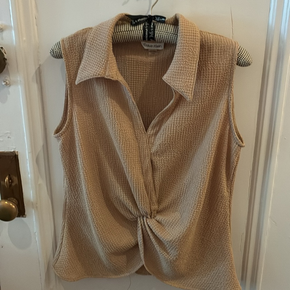 Calvin Klein Collared Twisted Tie Front Top Size Large. Light brown/beige.